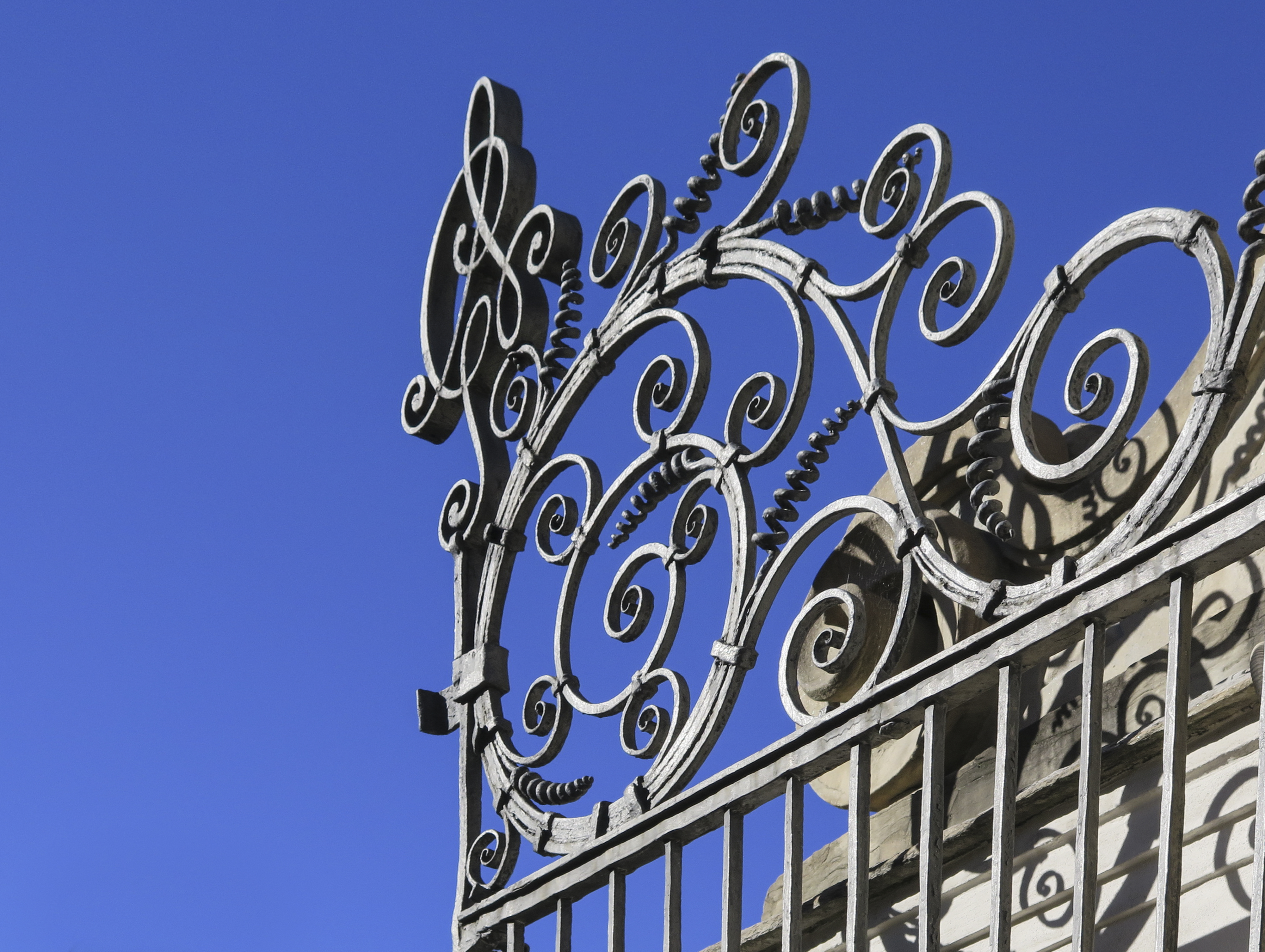 Cancellata di Villa Fiorita (particolare) - By Danyy29 (Own work) - via Wikimedia Commons