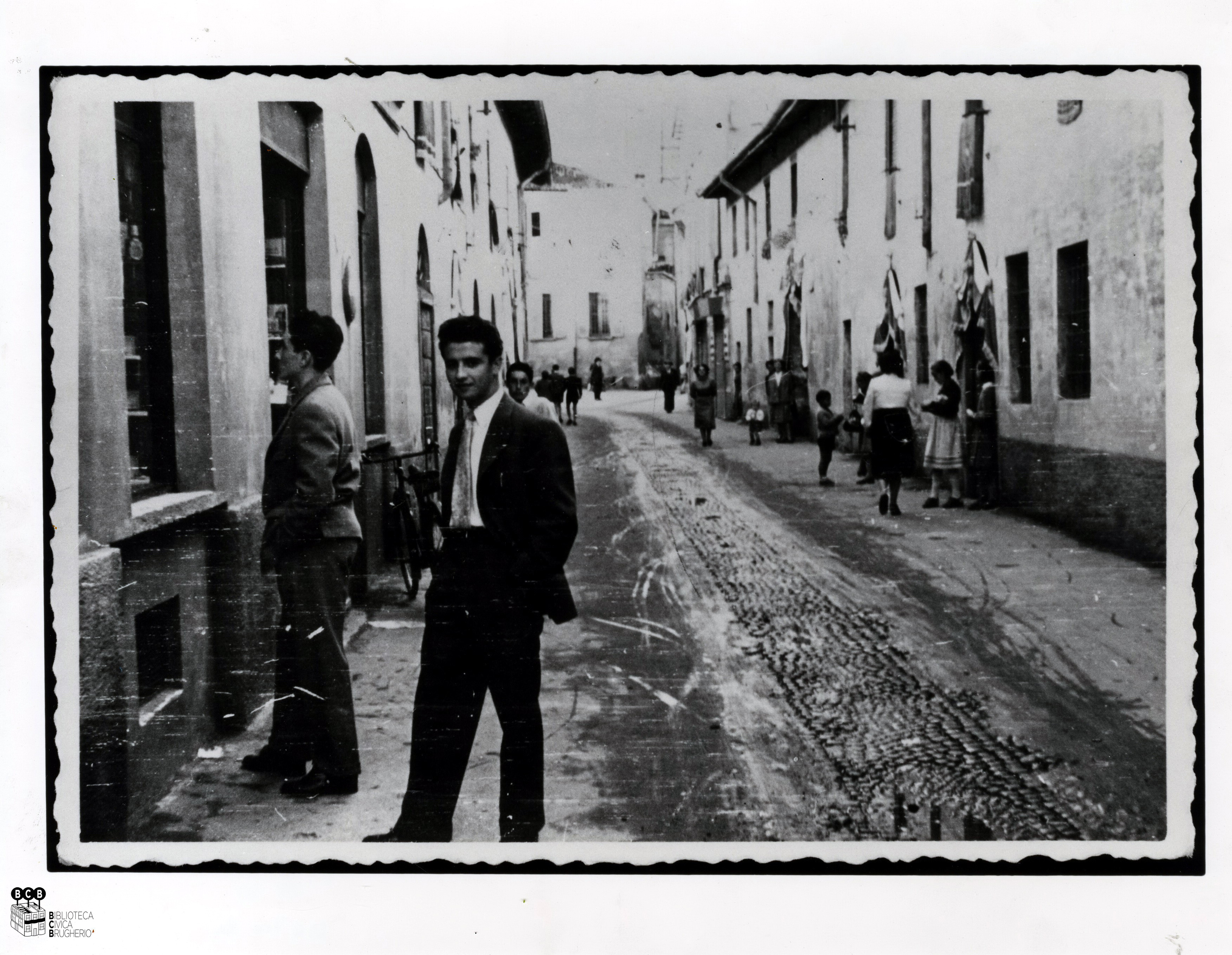 Via Tre Re agli inizi del Novecento - dall'archivio foto della Biblioteca Civica